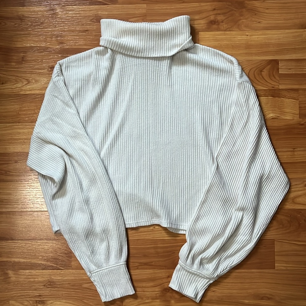 Cropped turtle neck - Picture 2 of 3